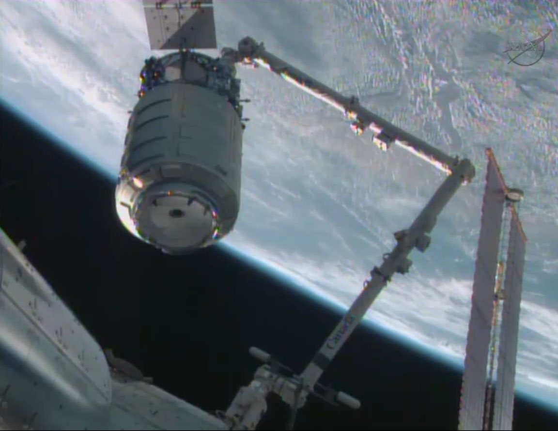 Private Cygnus Spacecraft Makes Historic 1st Rendezvous with Space Station